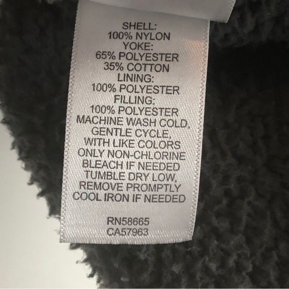 TUCKER + TATE Boy’s Gray Heather Herringbone Texture Blue Puffer Vest, size 5 - Picture 6 of 9